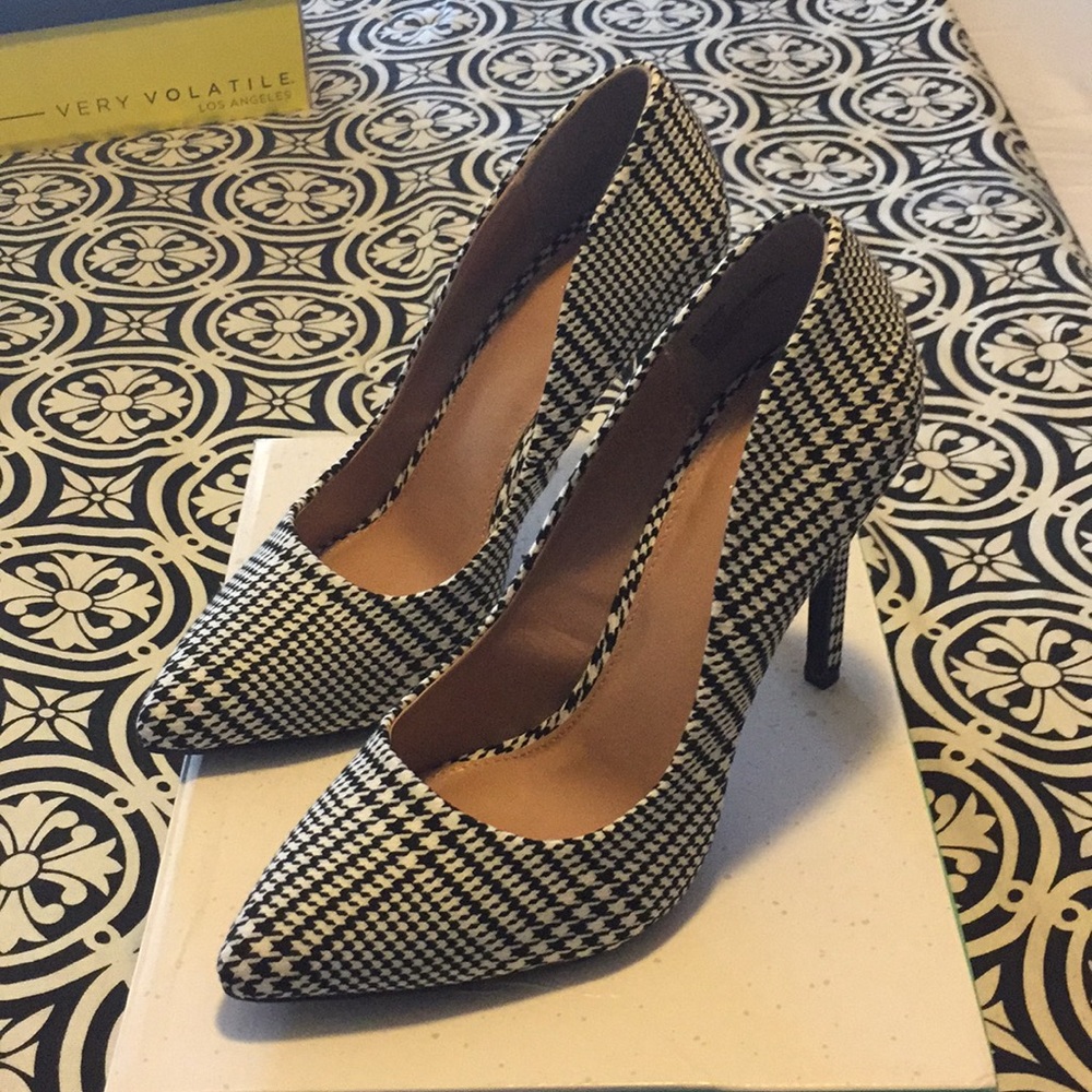 Black and White Houndstooth Heels